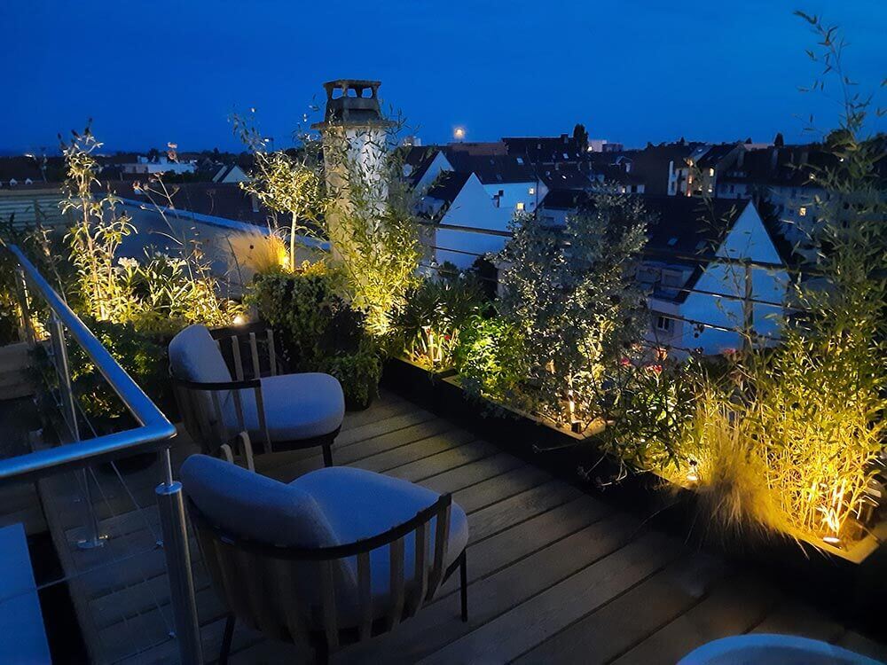 Aménagement d'un Rooftop à Strasbourg avec éclairage pour ambiance